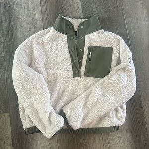 Vuori Cozy Sherpa Popover - Size Small